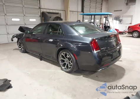 2015 Chrysler 300 300S z USA, uszkodzony, nr VIN 2C3CCABG9FH898885